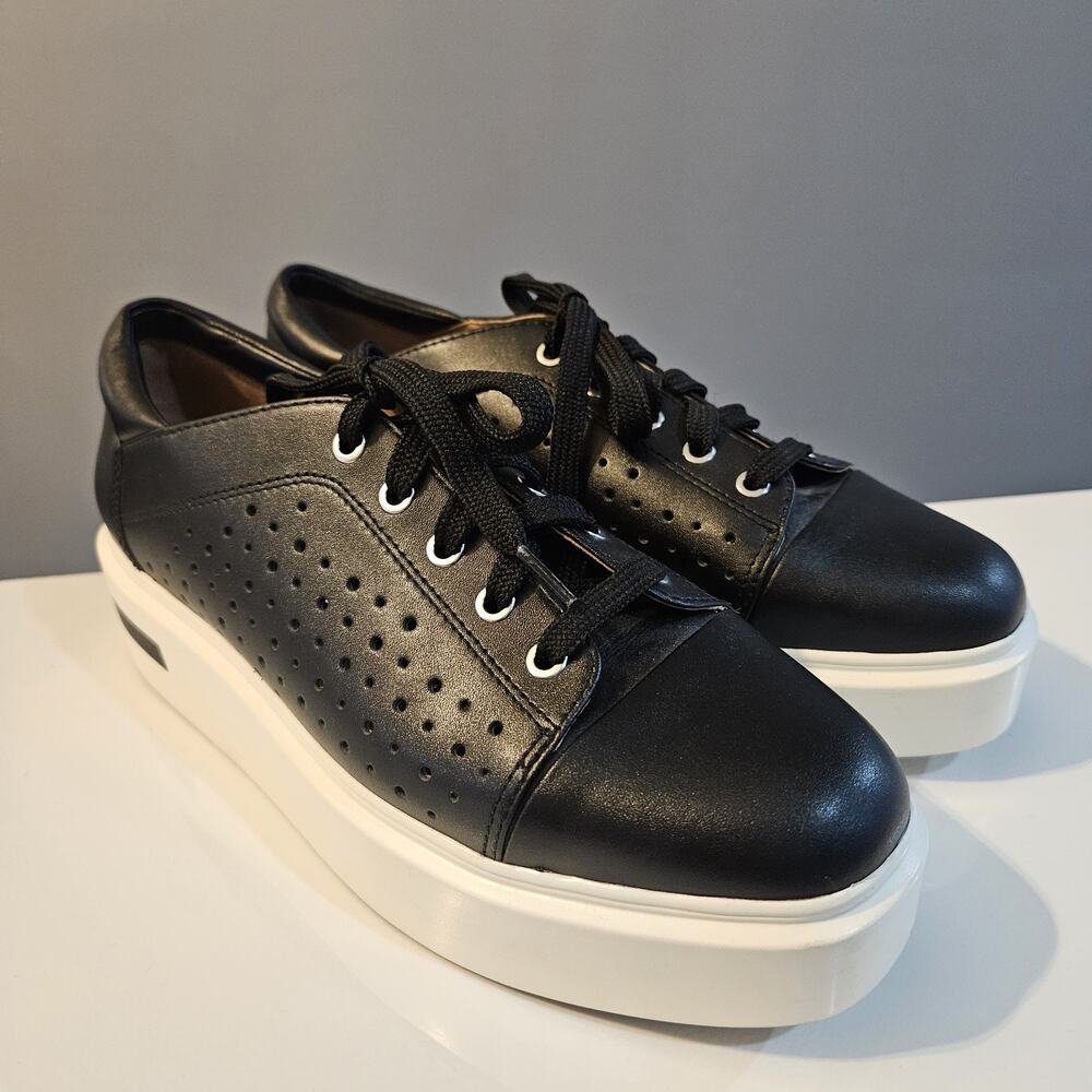 Linea Paolo Black Perforated Womens Lace-Up Platform Sneakers Size 9M - Picture 2 of 14